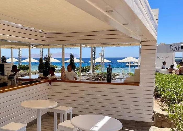 Azure Retreat - Private Luxury Sea View